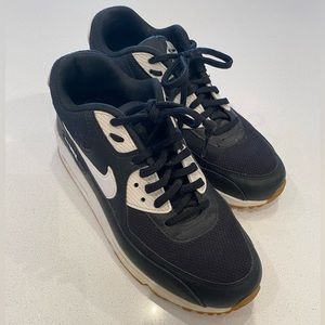 Nike Air Max 8.5 women’s